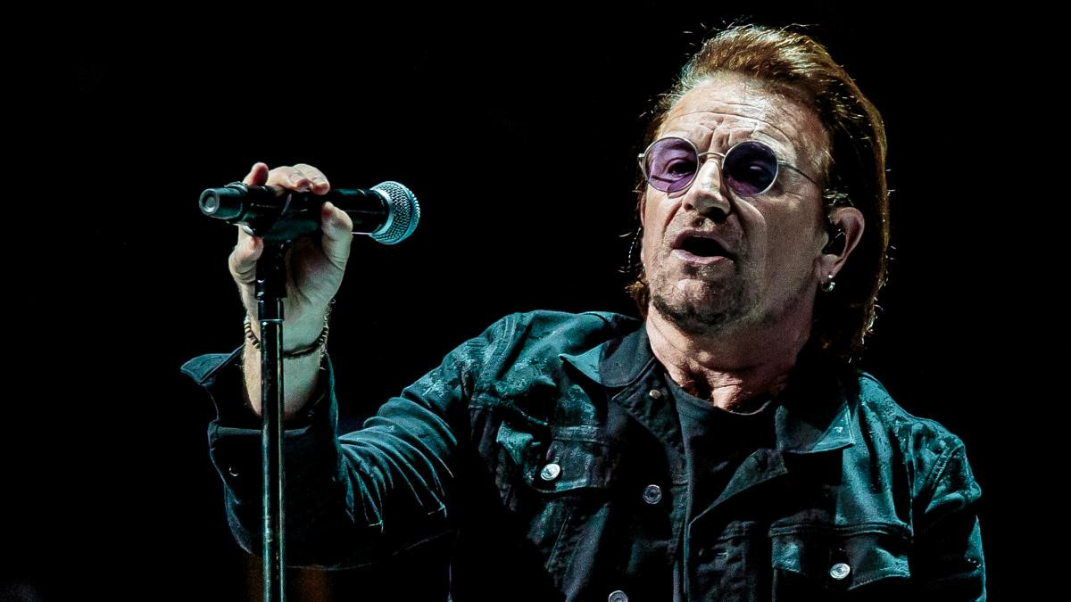 Боно признался, что испытывает стыд за большинство песен U2 — ROCK FM